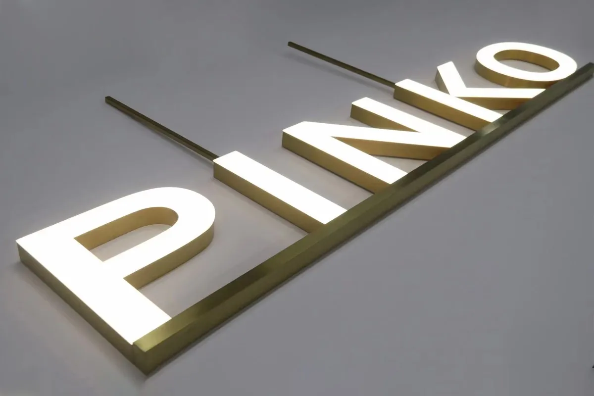 podświetlane napisy i loga led